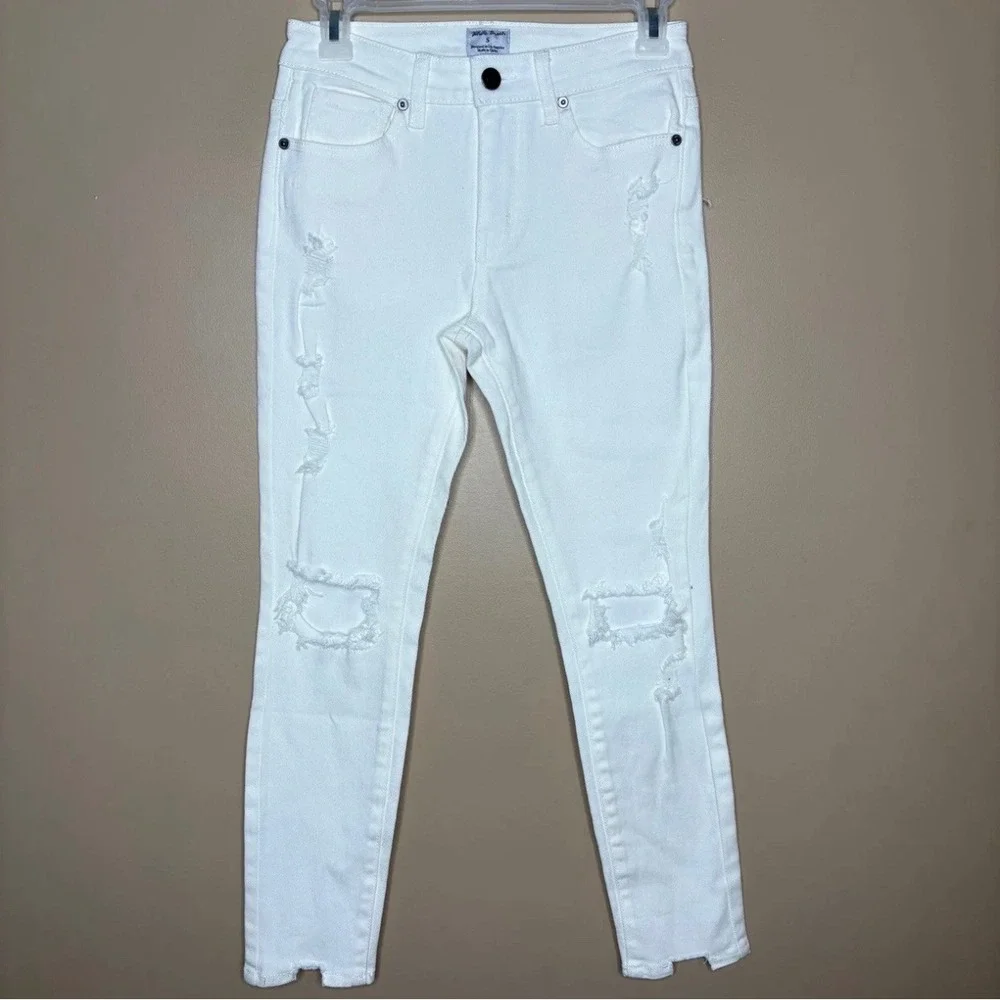 White Birch Distressed White Skinny Jeans Ripped Knee Raw Hem Womens Size S Chic